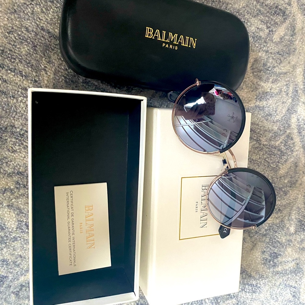 COPY - NWT BALMAIN SUNNIES